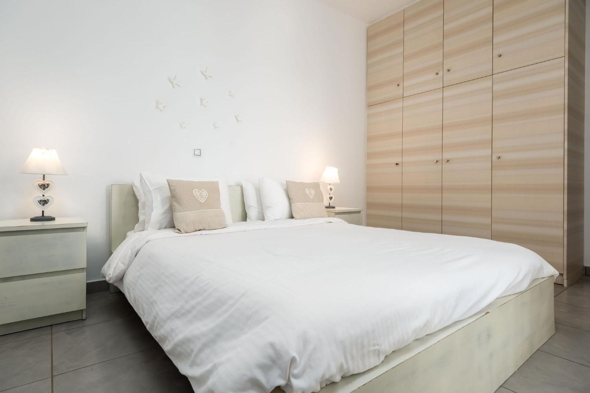 Azzurro Bianco Suites パロス島 エクステリア 写真