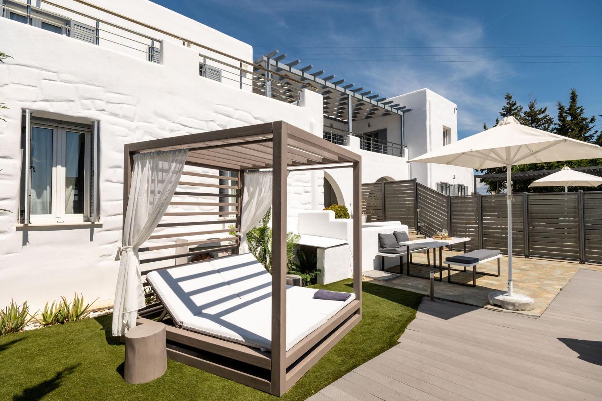 Azzurro Bianco Suites パロス島 エクステリア 写真