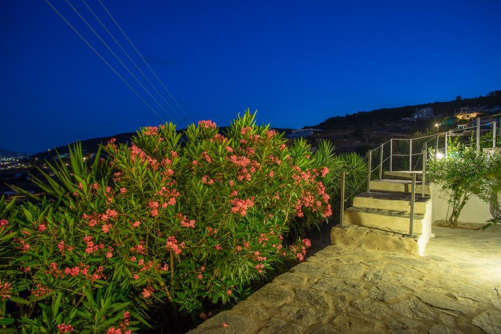 Azzurro Bianco Suites パロス島 エクステリア 写真