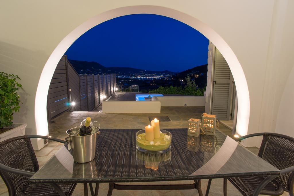 Azzurro Bianco Suites パロス島 エクステリア 写真