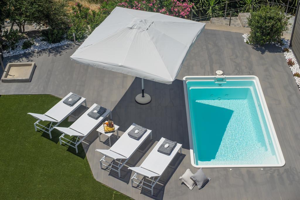 Azzurro Bianco Suites パロス島 エクステリア 写真