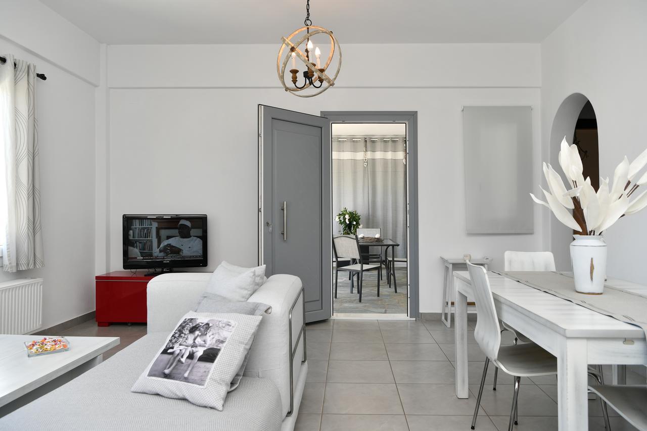 Azzurro Bianco Suites パロス島 エクステリア 写真